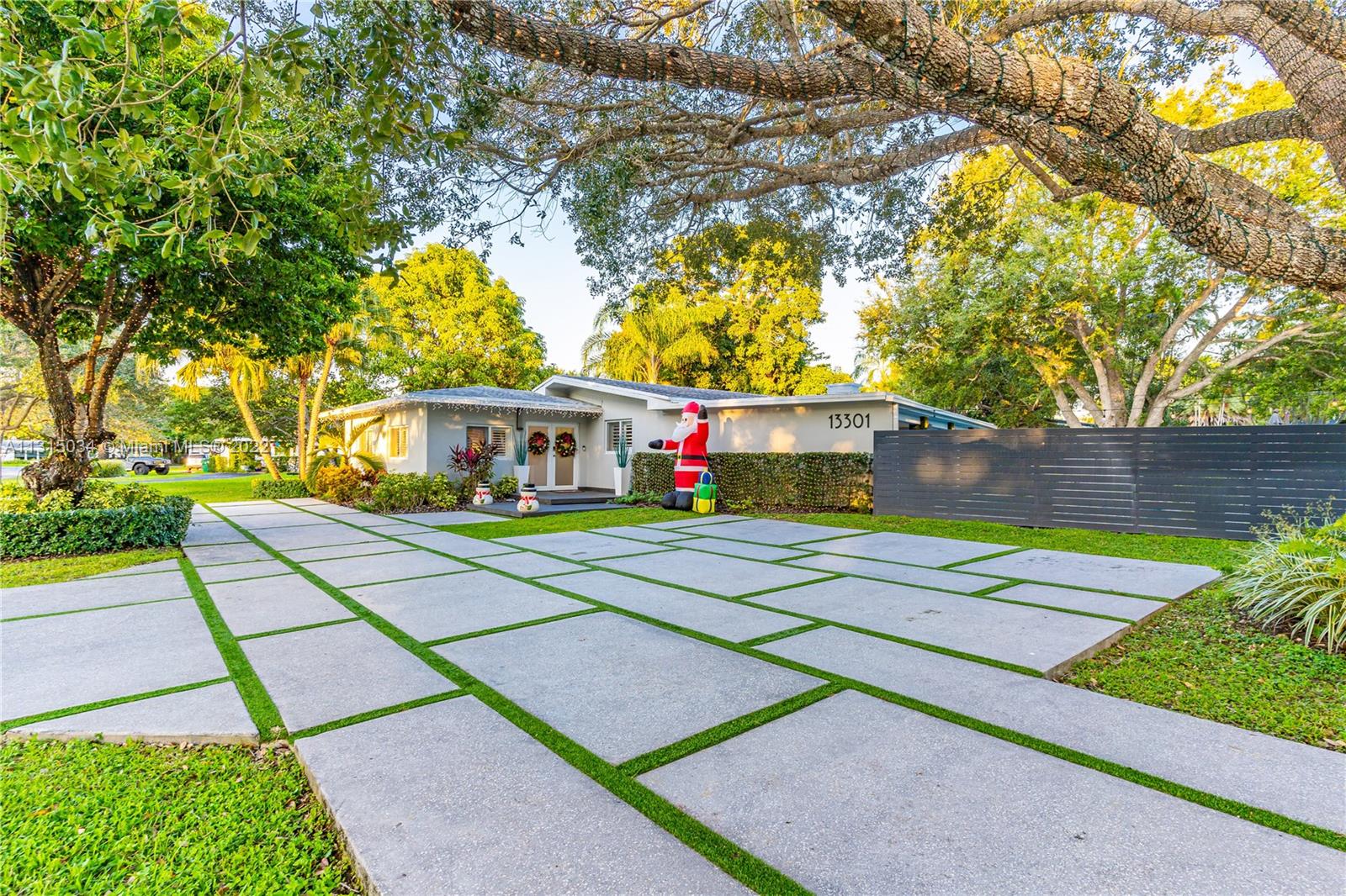 HOWARD PINES - Residential