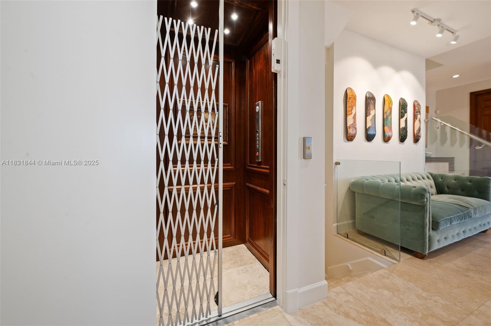 OAK LANE - Residential