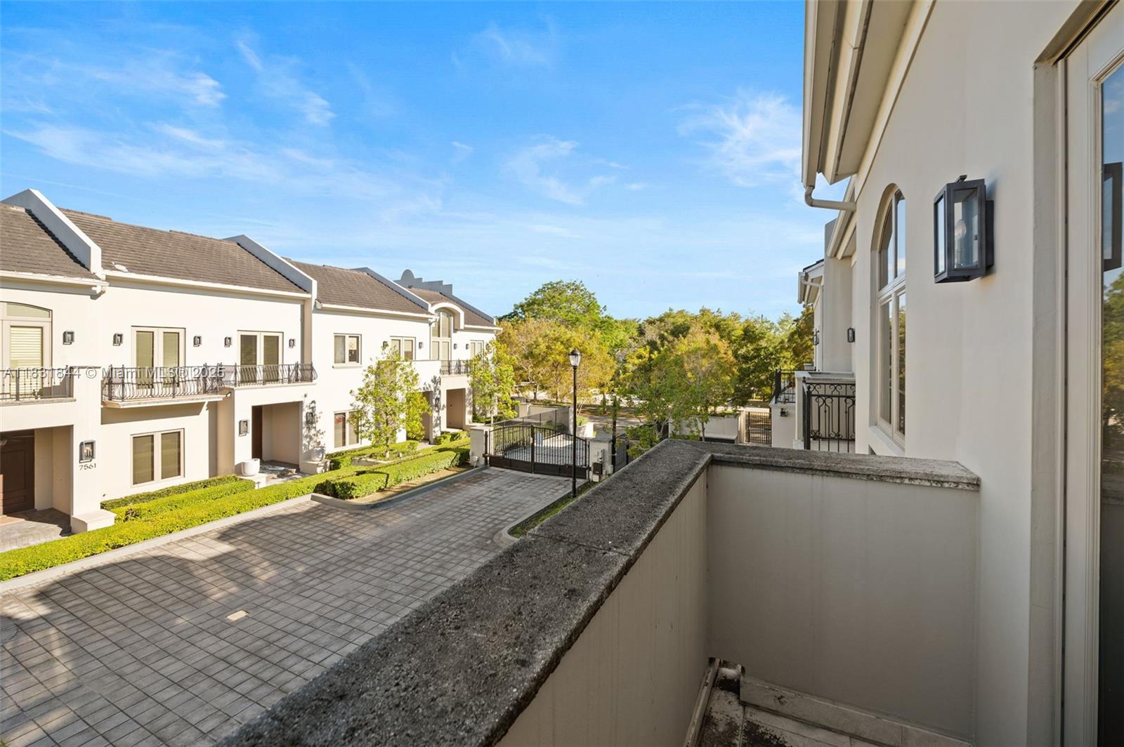 OAK LANE - Residential