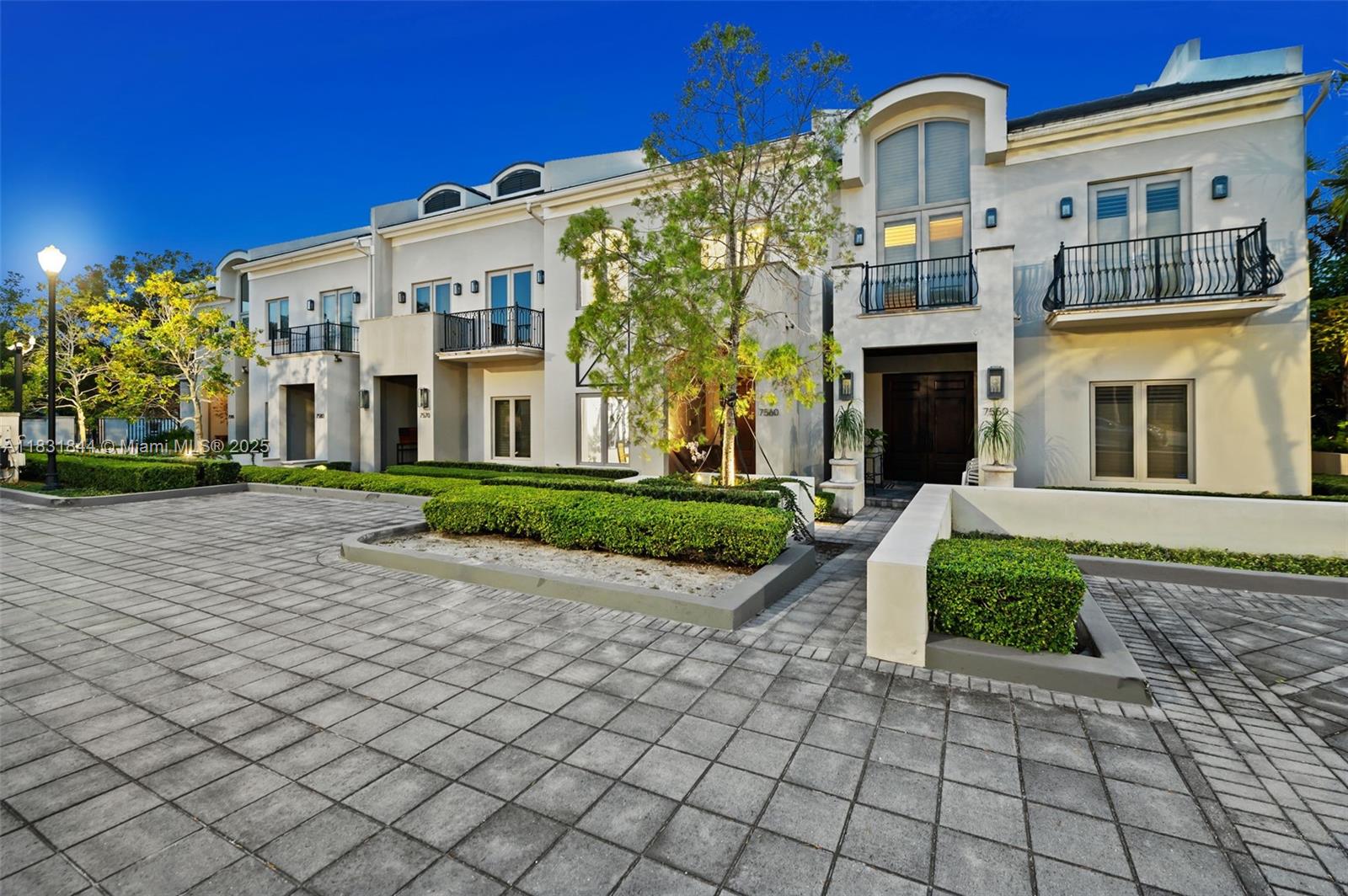 OAK LANE - Residential