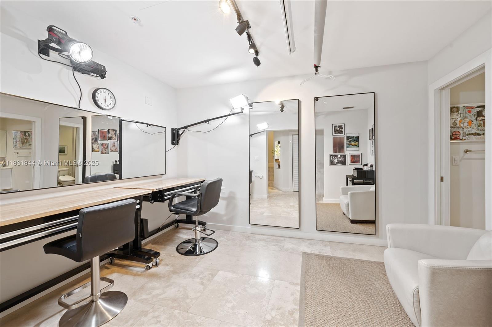 OAK LANE - Residential