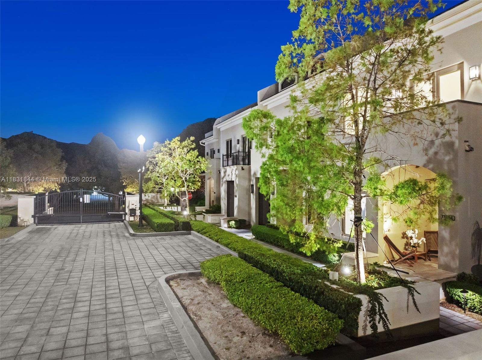 OAK LANE - Residential