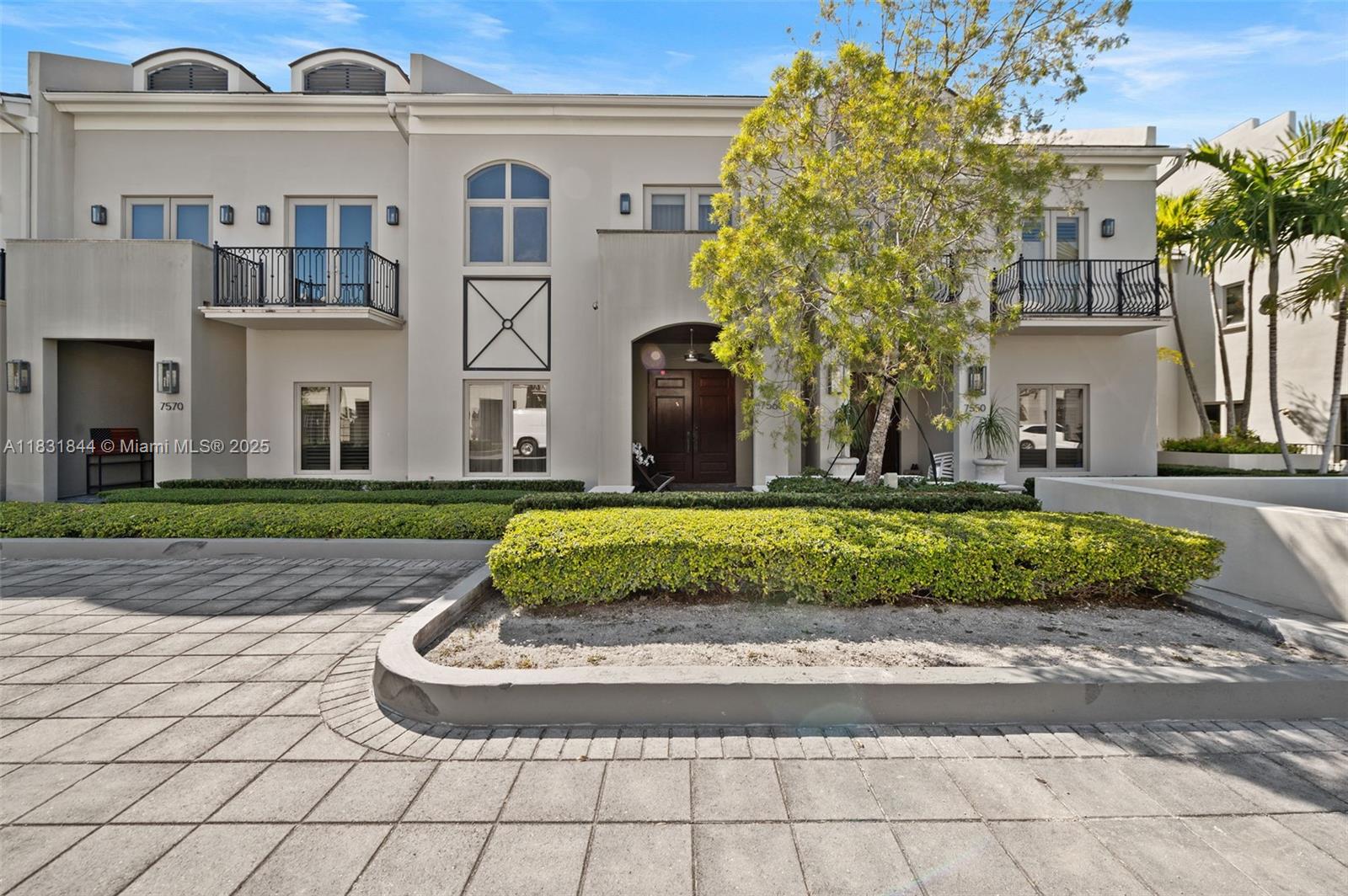 OAK LANE - Residential