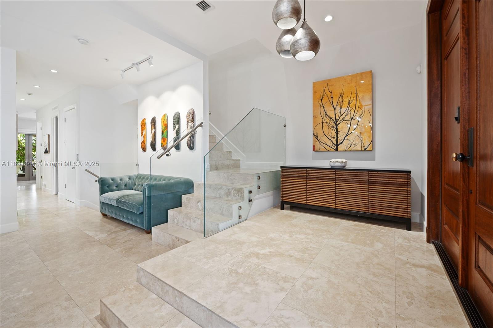 7560 SW 56th Ct, Miami, FL, 33143/$2,333,000 3 7560 SW 56th Ct