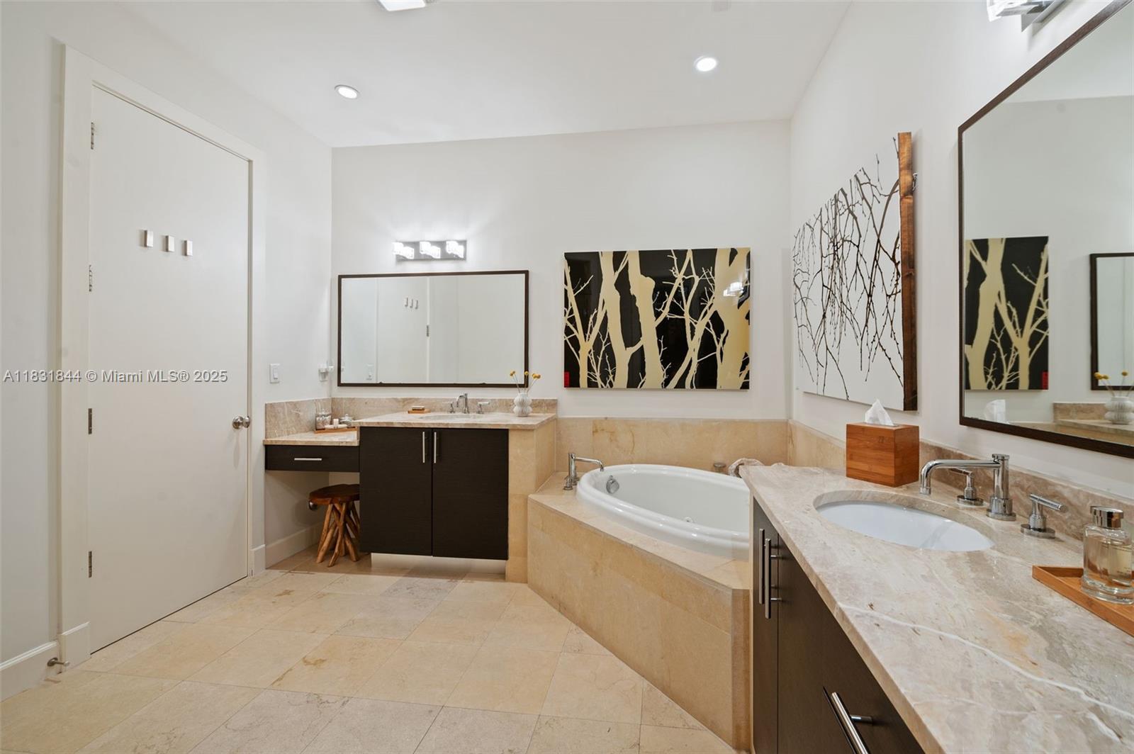 OAK LANE - Residential