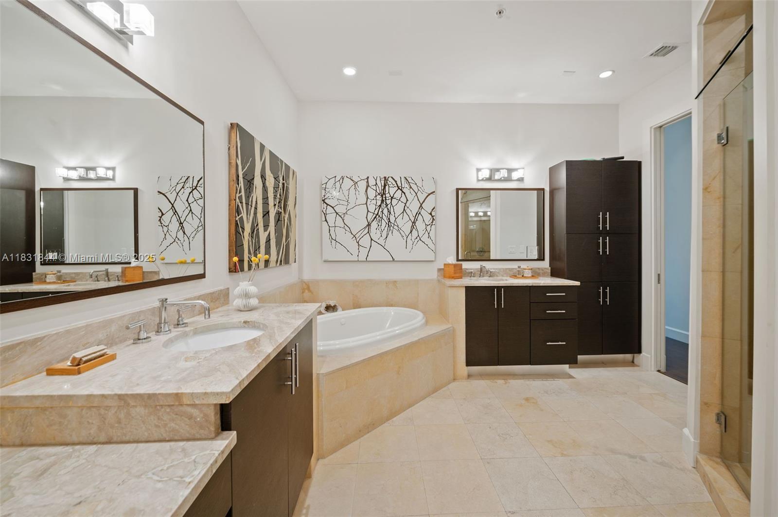 OAK LANE - Residential