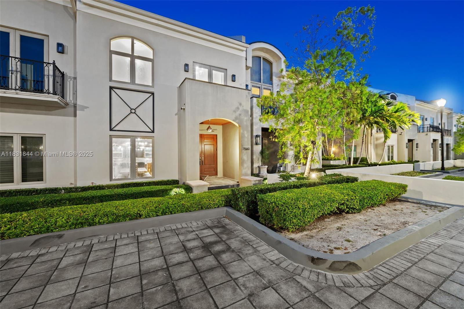 OAK LANE - Residential