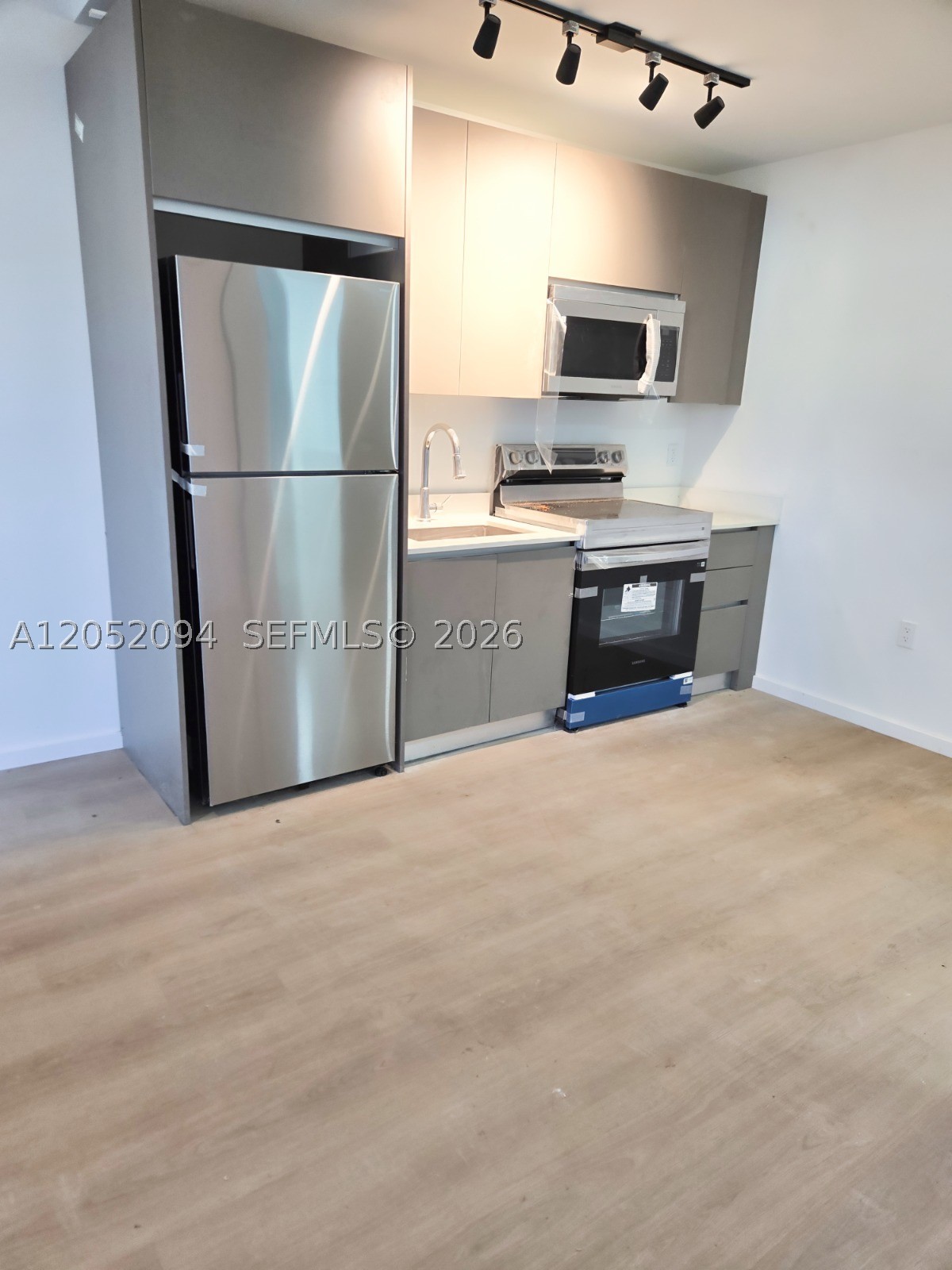 8106 NE 1st Ave 15