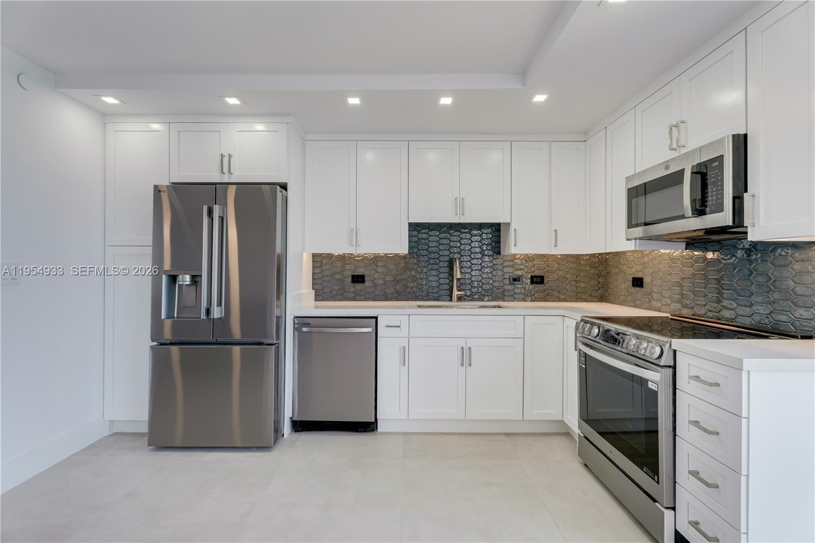 CASA DEL MAR CONDO - Residential