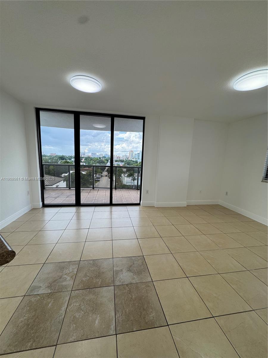 THE LUXOR RESIDENCES COND - Residential Lease