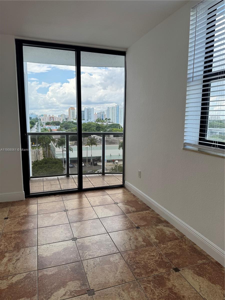 THE LUXOR RESIDENCES COND - Residential Lease