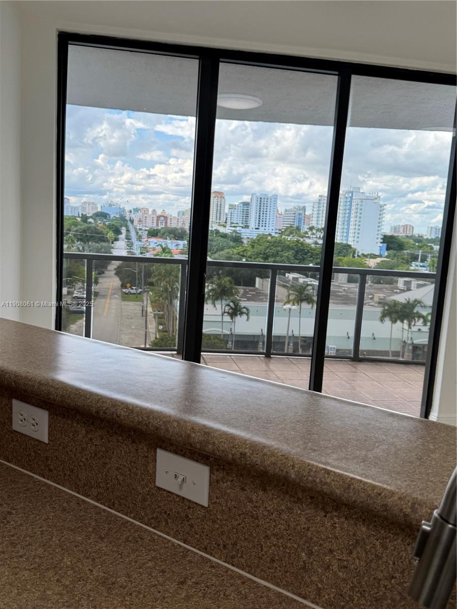 THE LUXOR RESIDENCES COND - Residential Lease