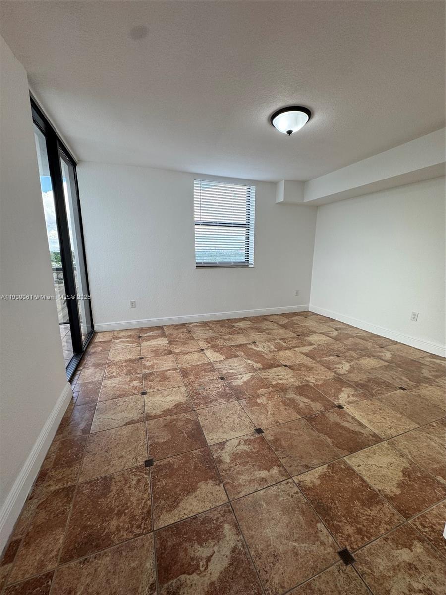 THE LUXOR RESIDENCES COND - Residential Lease