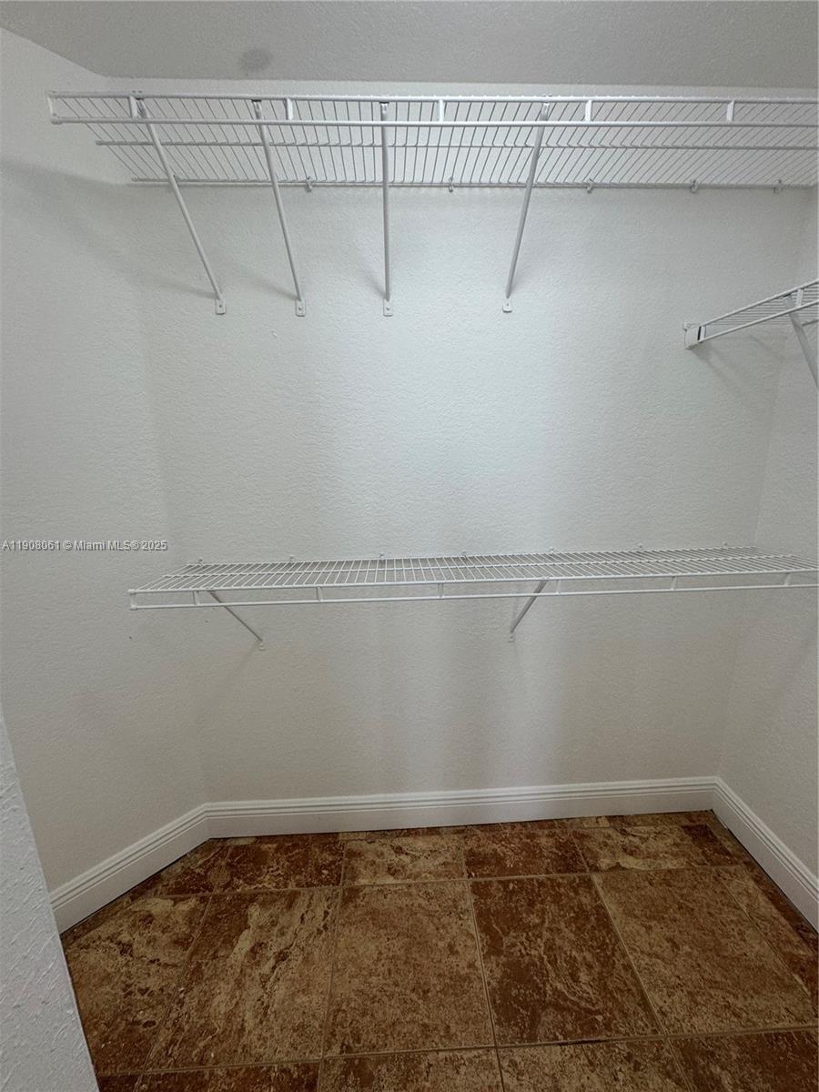 THE LUXOR RESIDENCES COND - Residential Lease