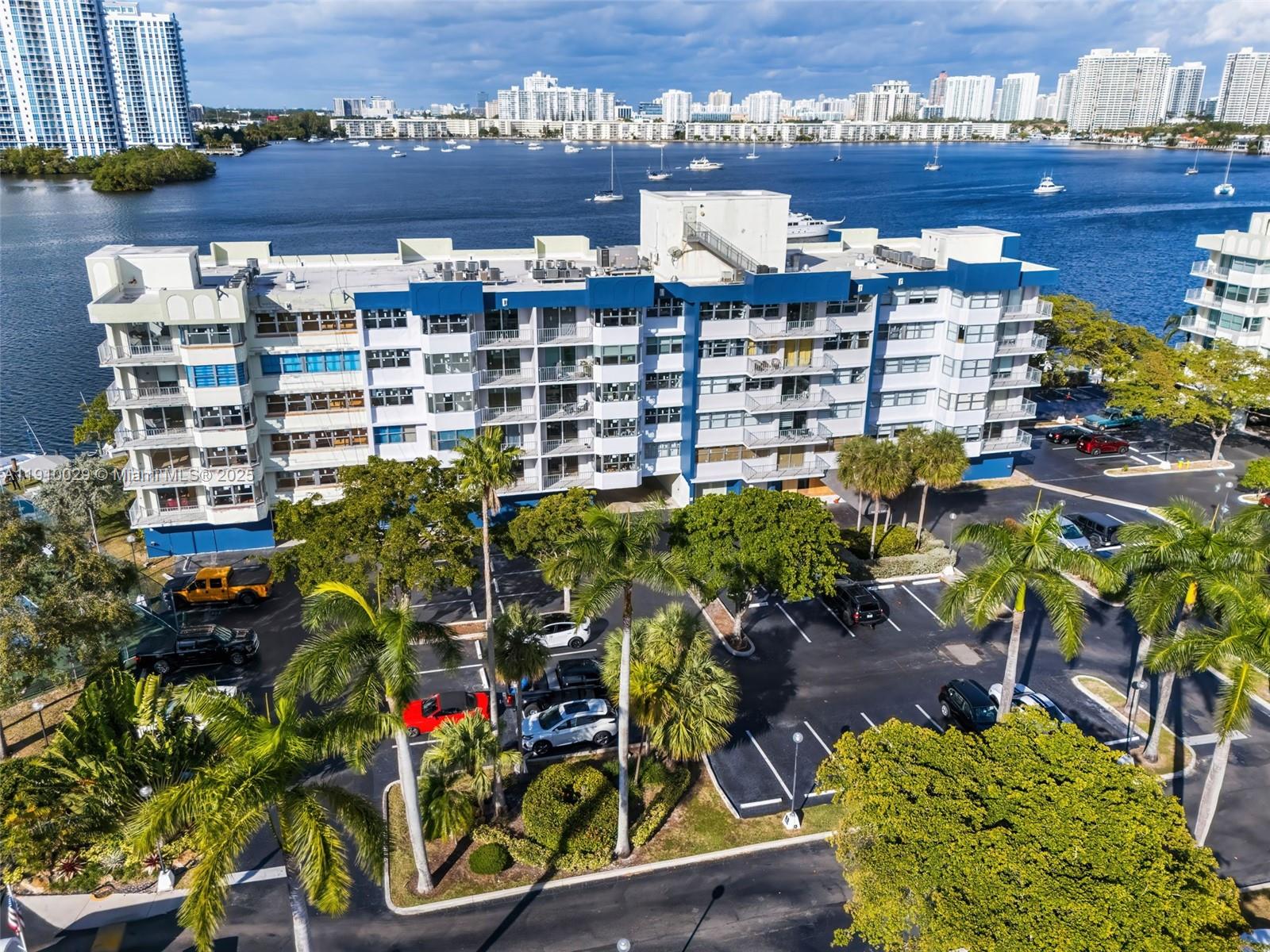 REEF NORTH CONDO - Residential