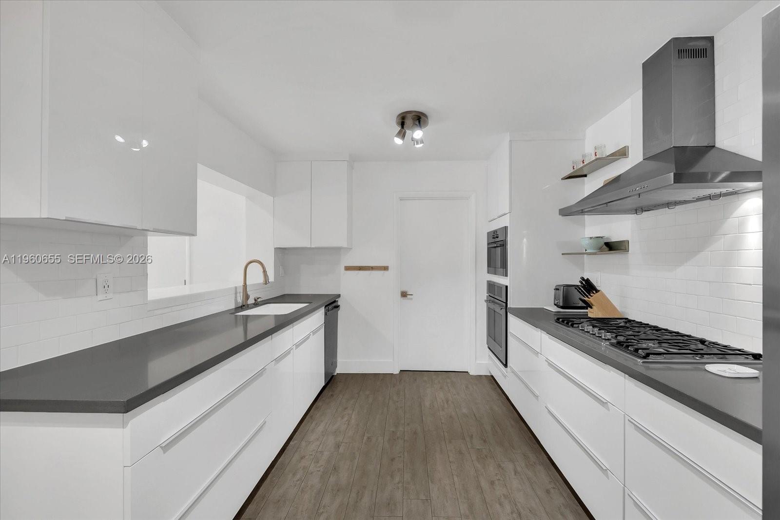 CYPRESS COVE ESTS SEC 3 - Residential