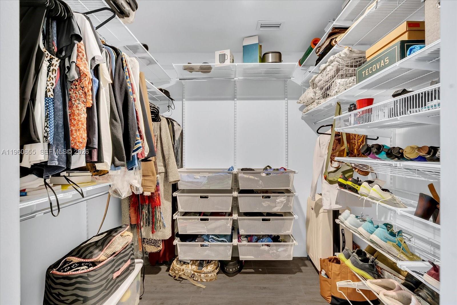 CYPRESS COVE ESTS SEC 3 - Residential