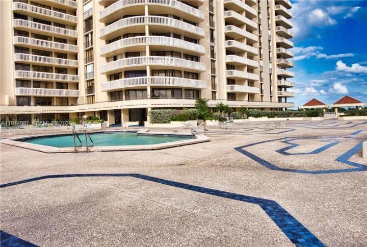 TURNBERRY TOWERS CONDO - Residential