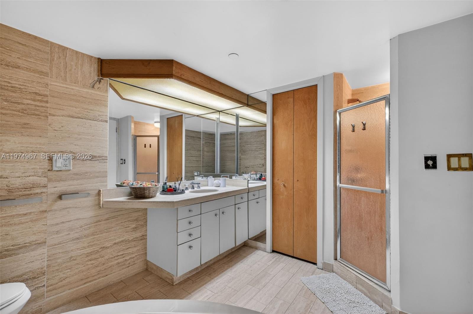 TURNBERRY TOWERS CONDO - Residential