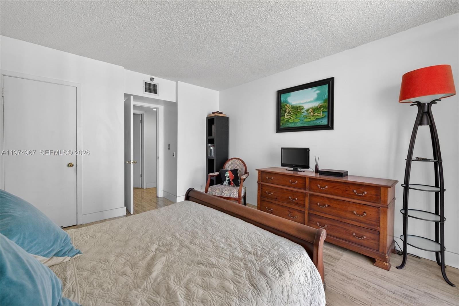 TURNBERRY TOWERS CONDO - Residential