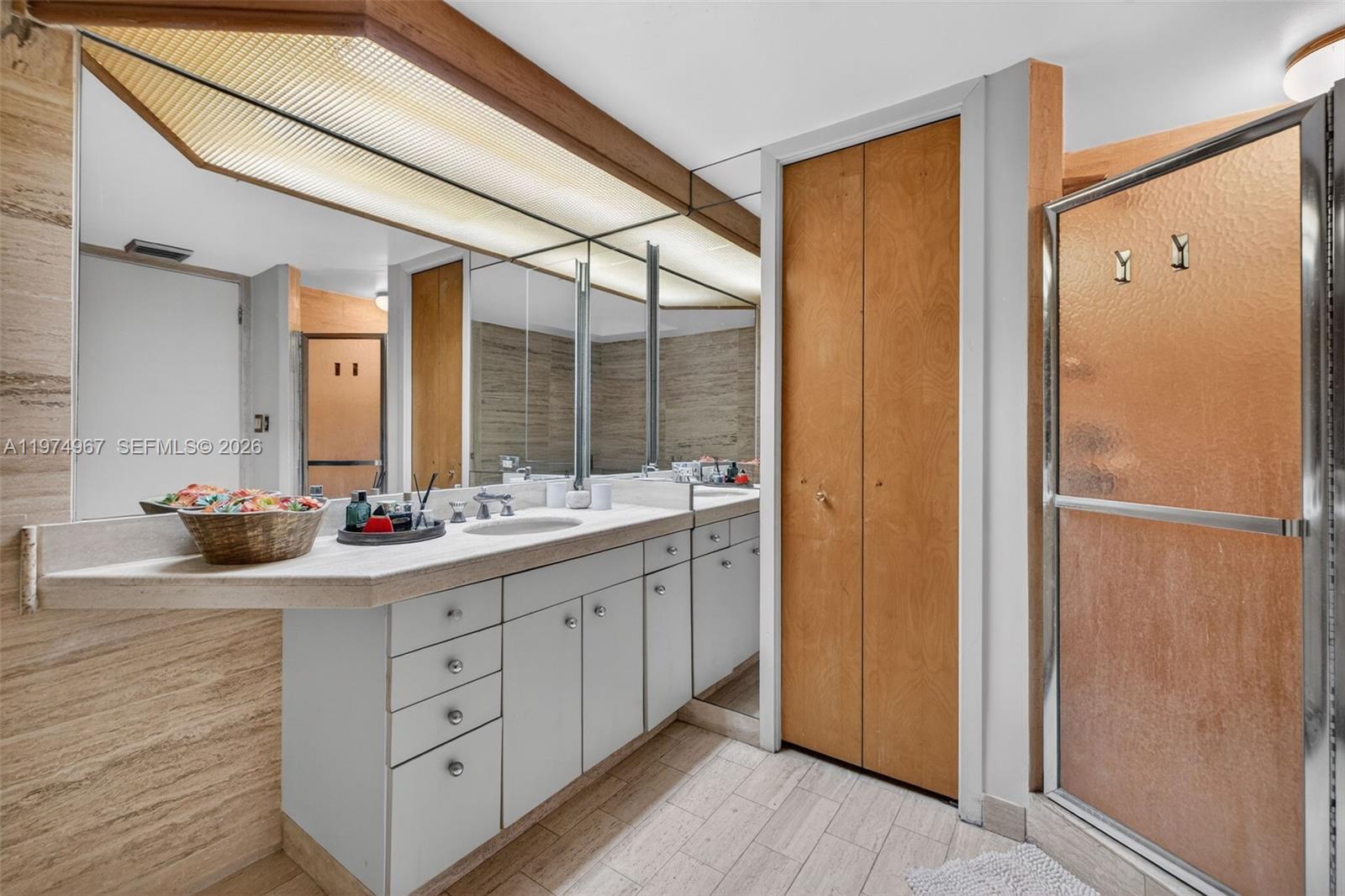 TURNBERRY TOWERS CONDO - Residential