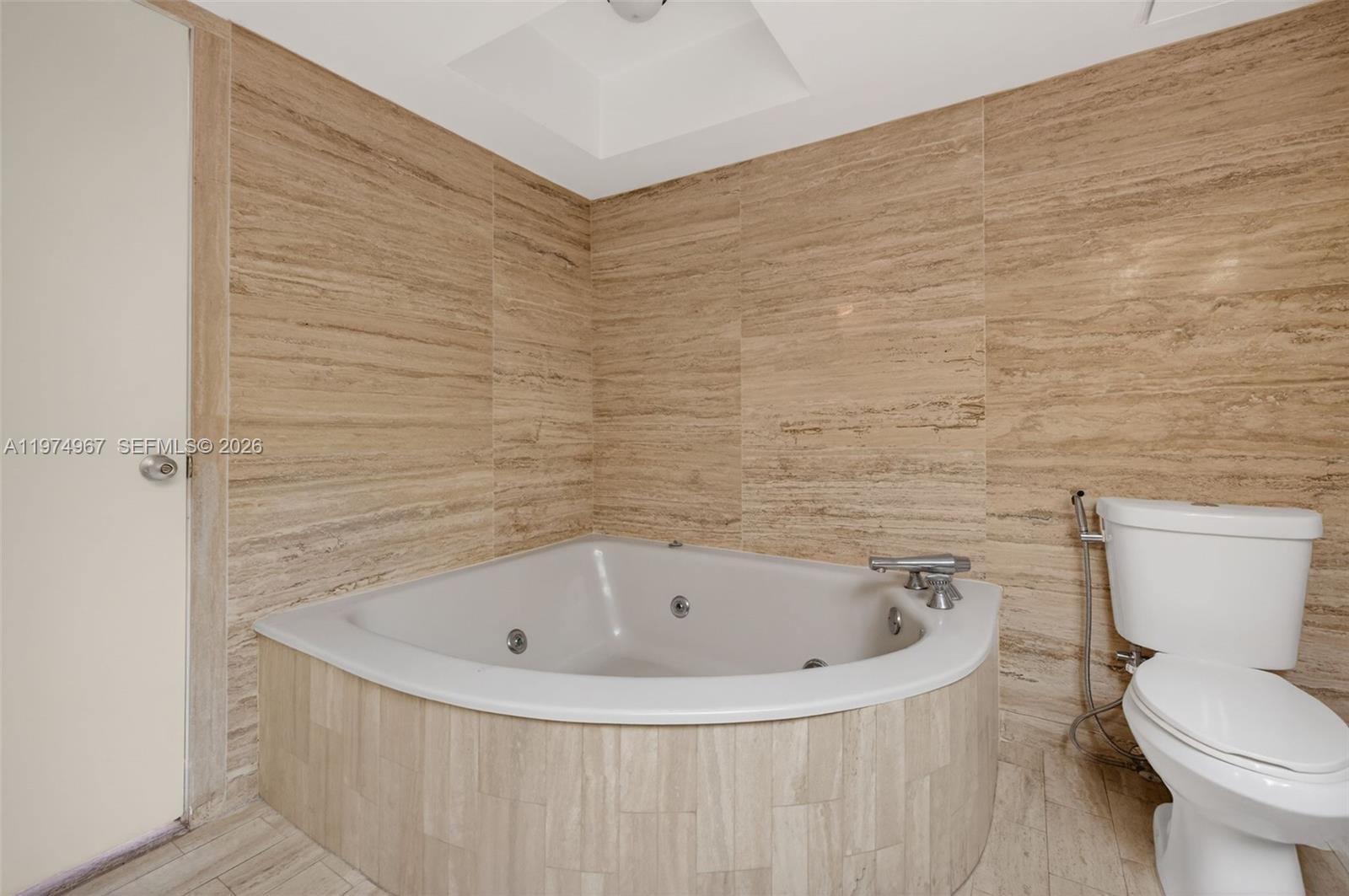 TURNBERRY TOWERS CONDO - Residential