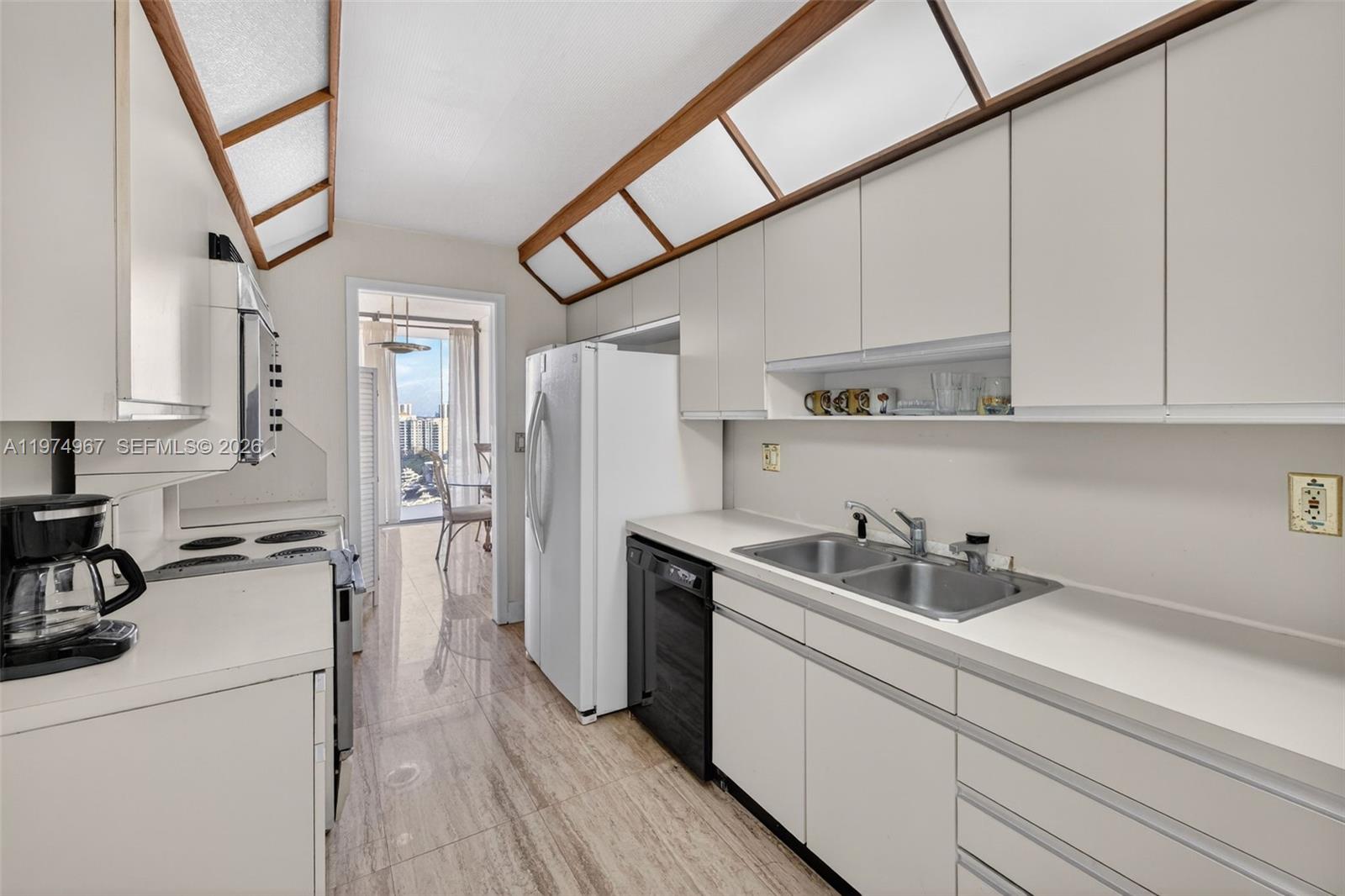 TURNBERRY TOWERS CONDO - Residential