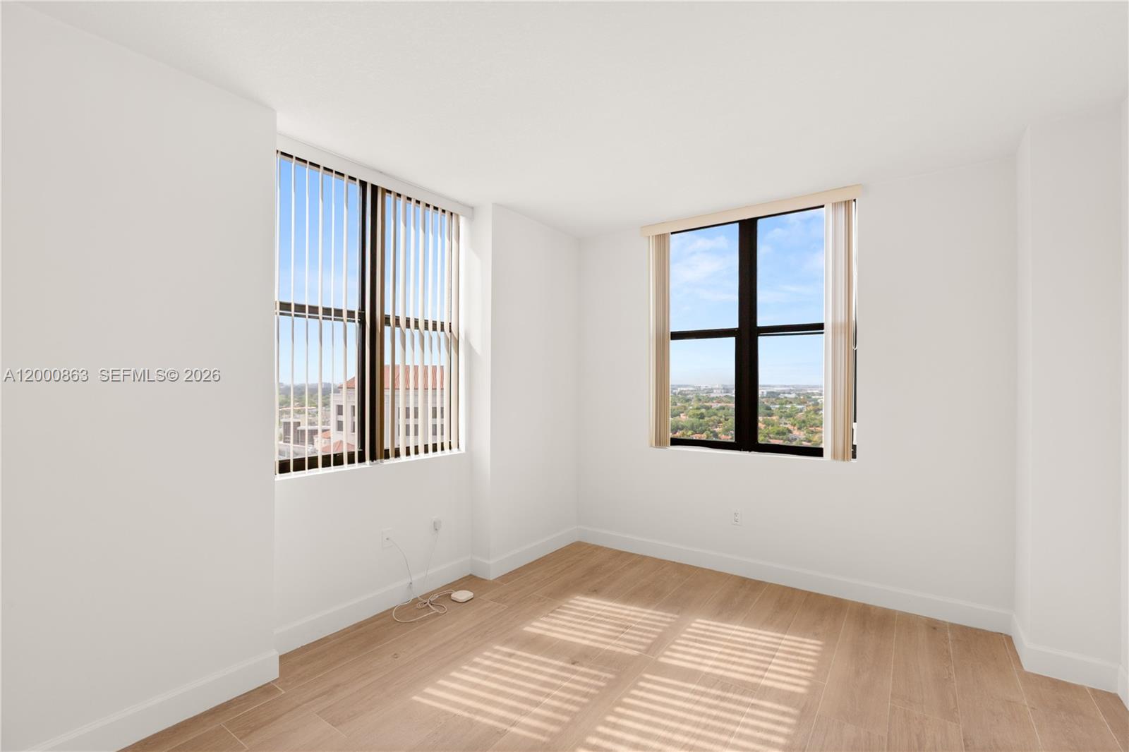 PUERTA DE PALMAS CONDO - Residential