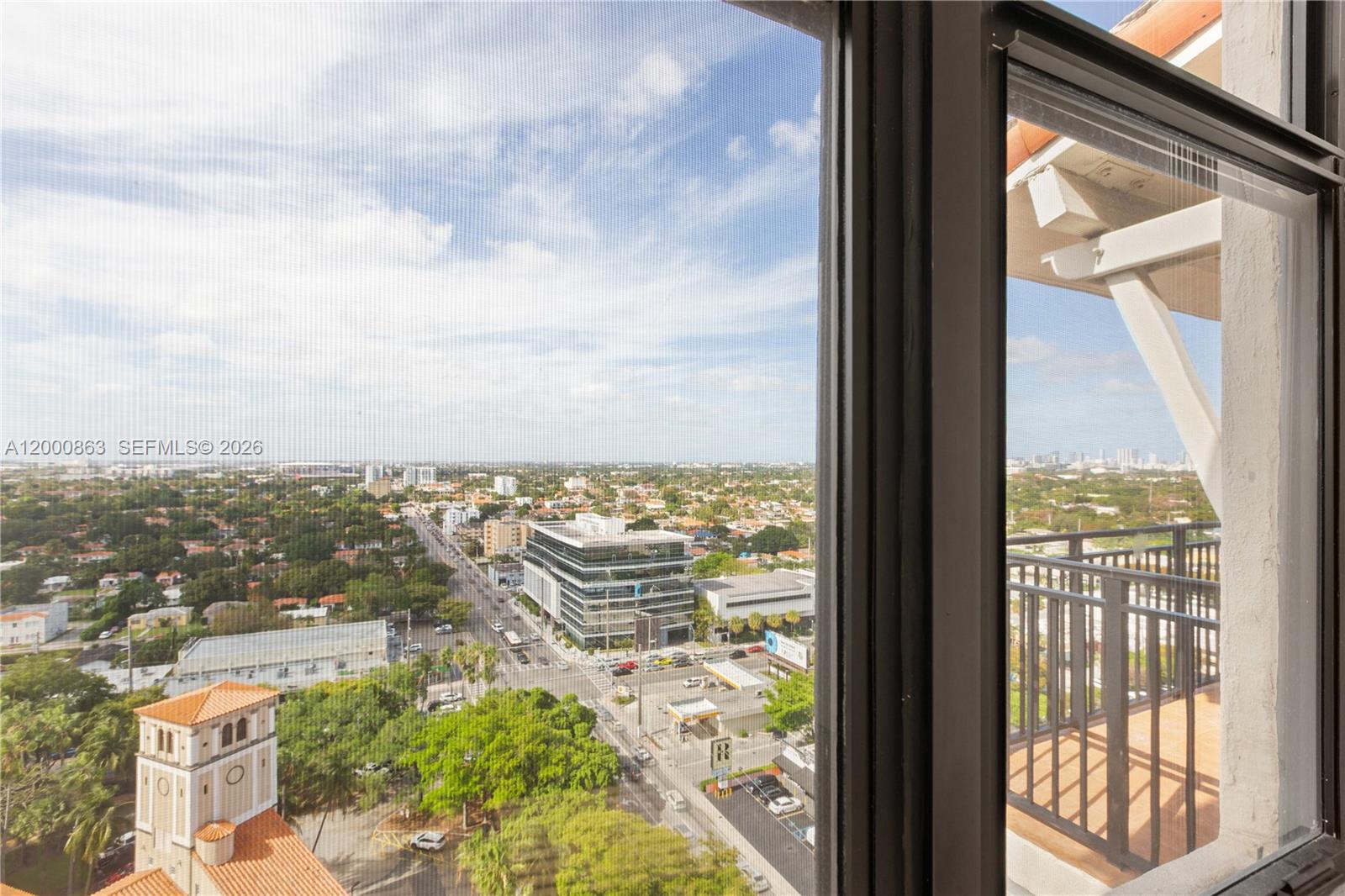 PUERTA DE PALMAS CONDO - Residential