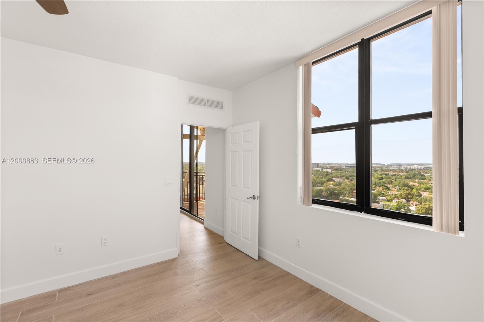 PUERTA DE PALMAS CONDO - Residential