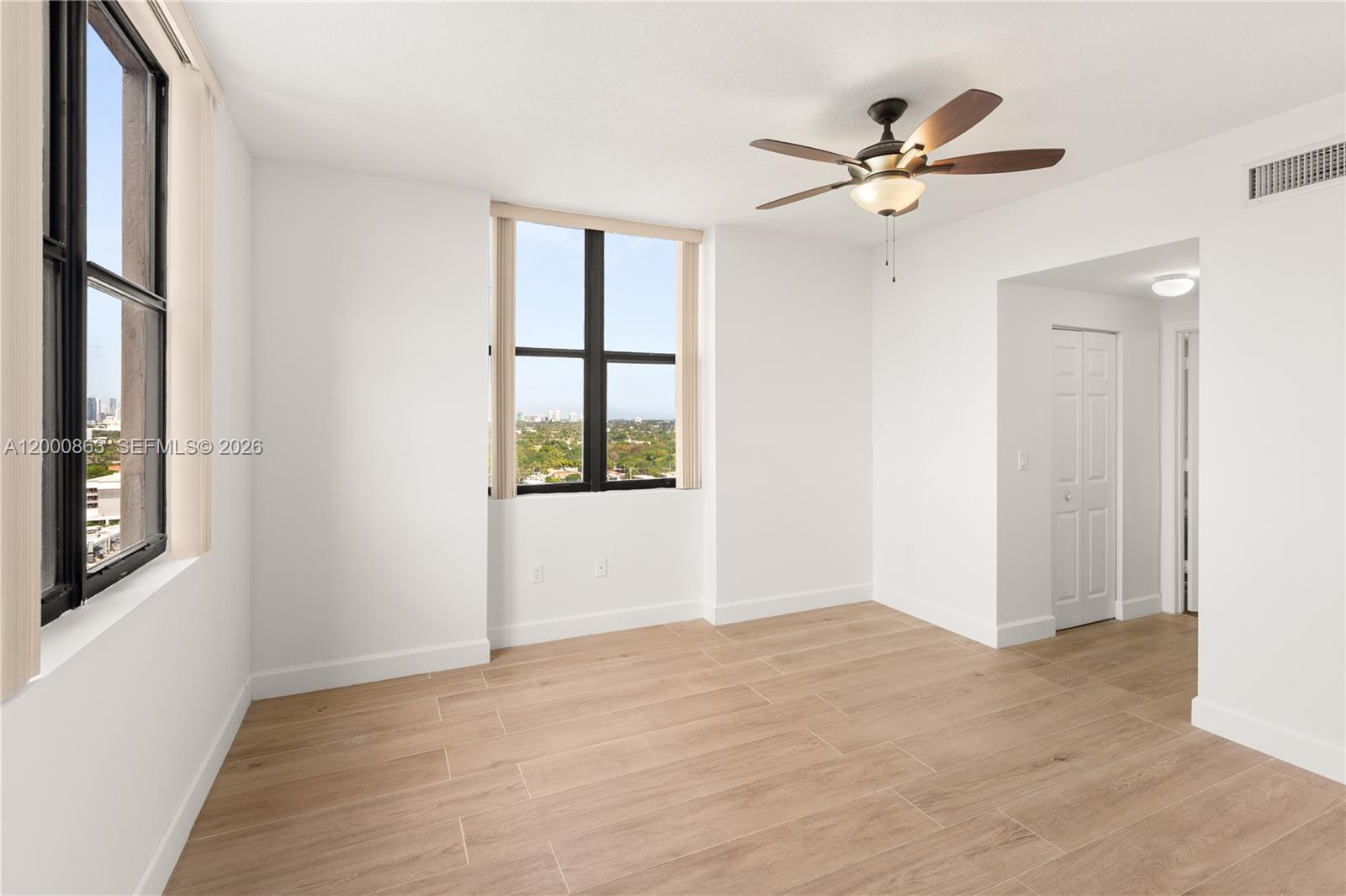 PUERTA DE PALMAS CONDO - Residential