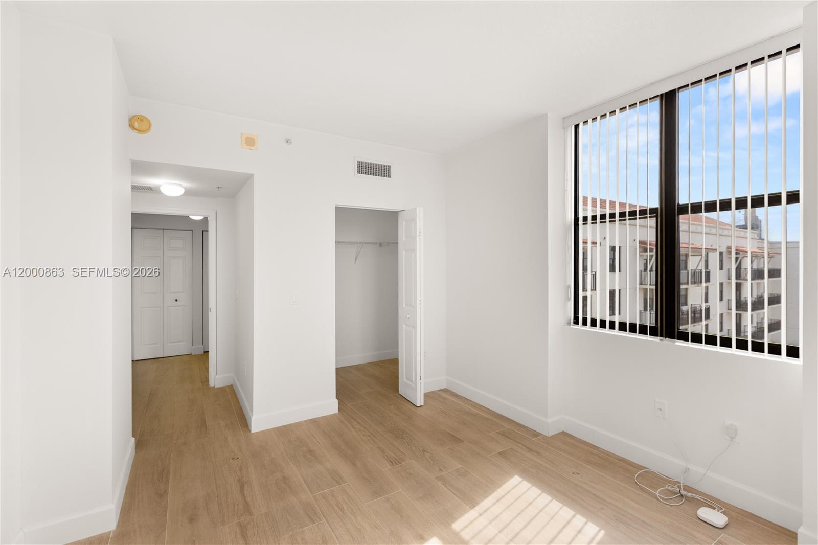 PUERTA DE PALMAS CONDO - Residential