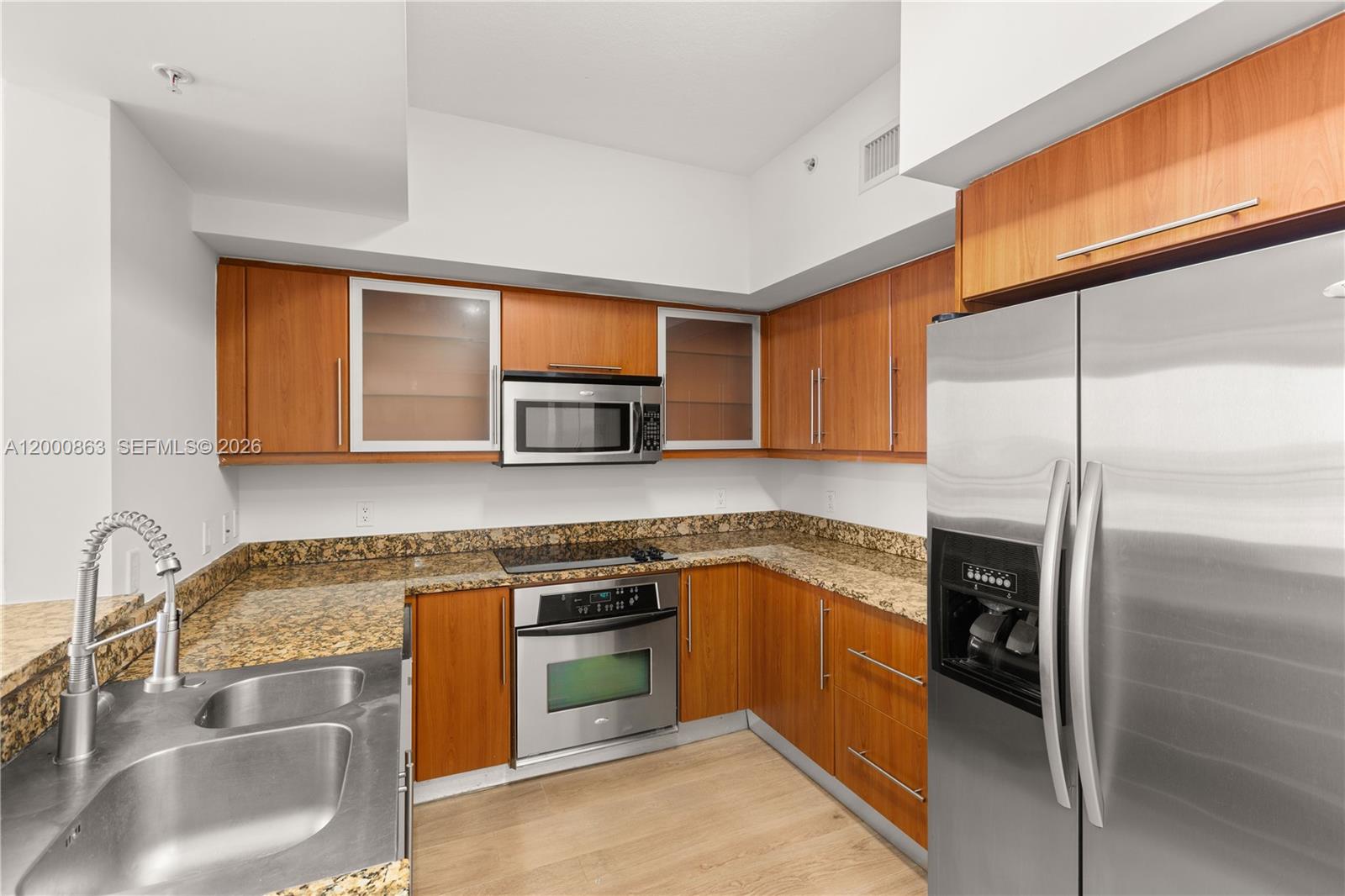 PUERTA DE PALMAS CONDO - Residential