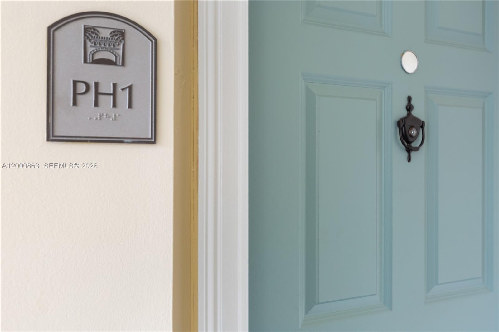 PUERTA DE PALMAS CONDO - Residential