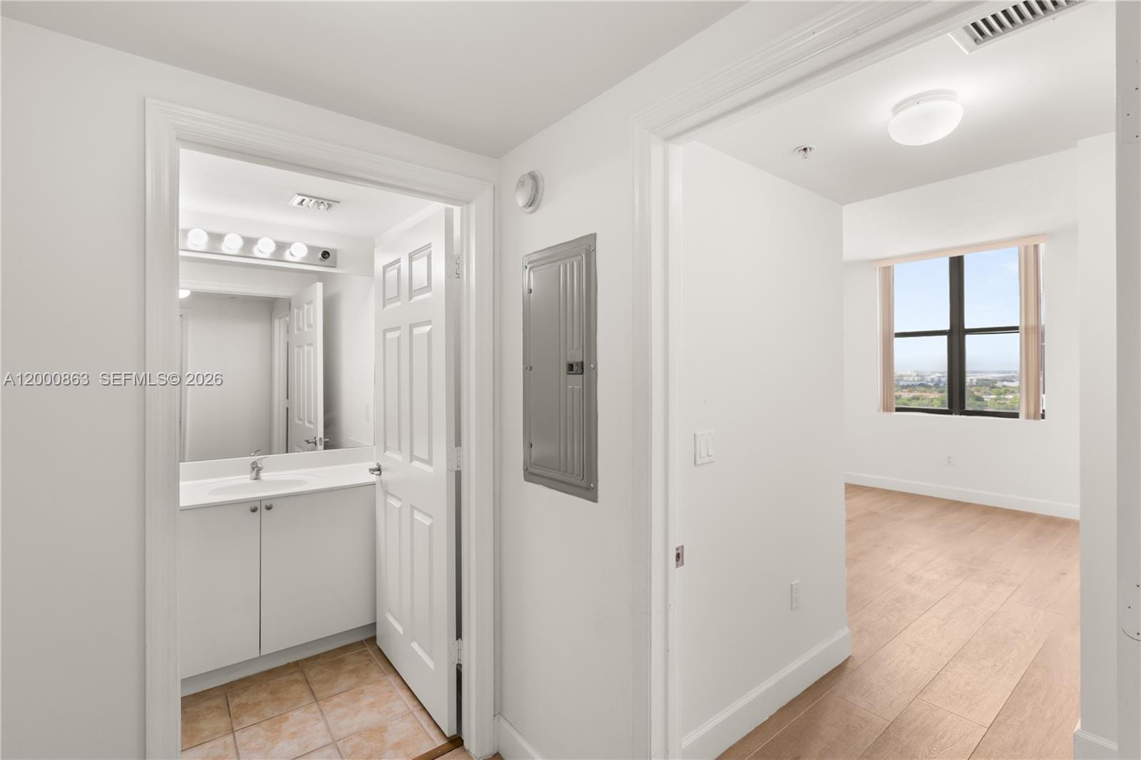 PUERTA DE PALMAS CONDO - Residential