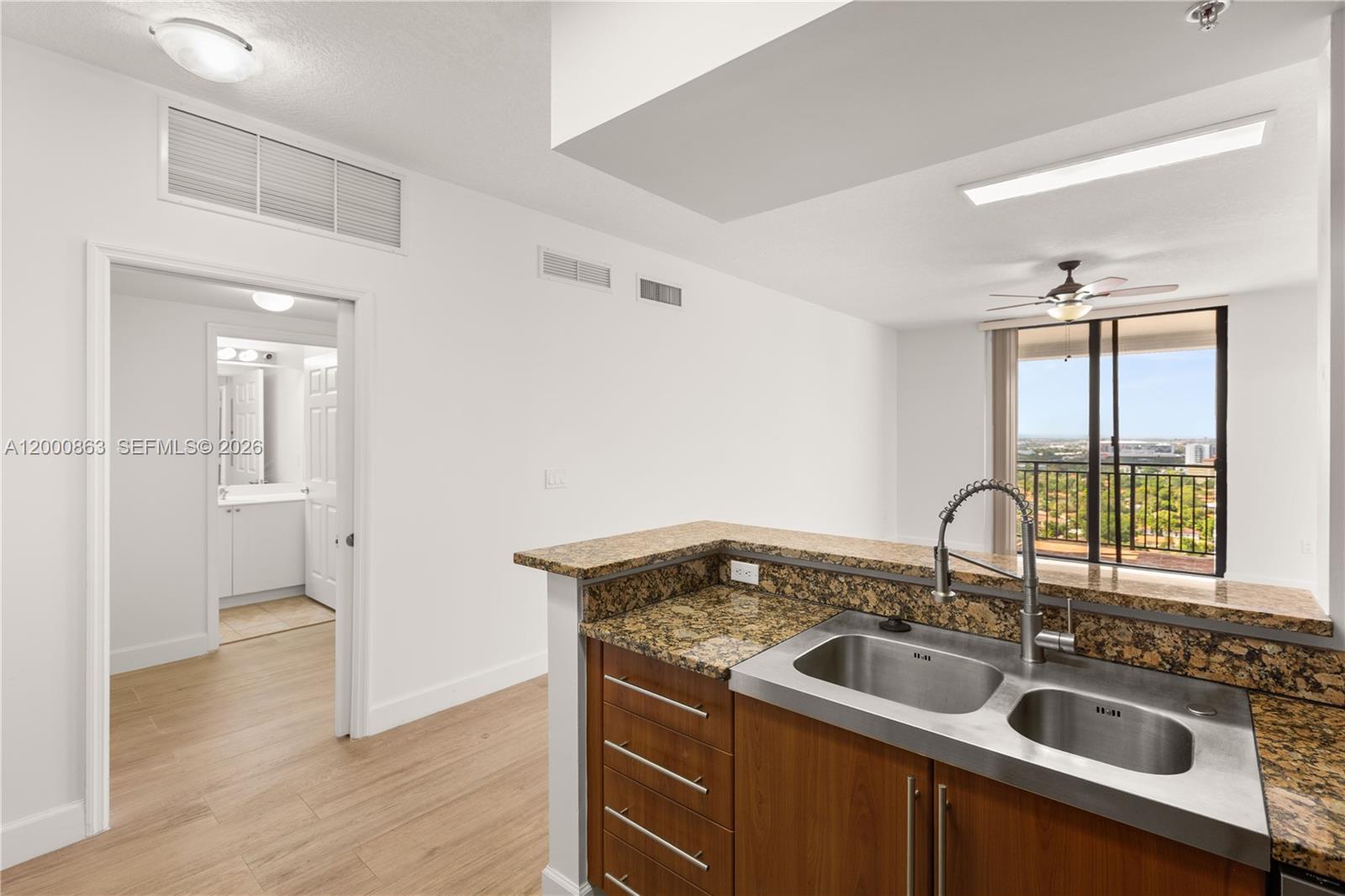 PUERTA DE PALMAS CONDO - Residential