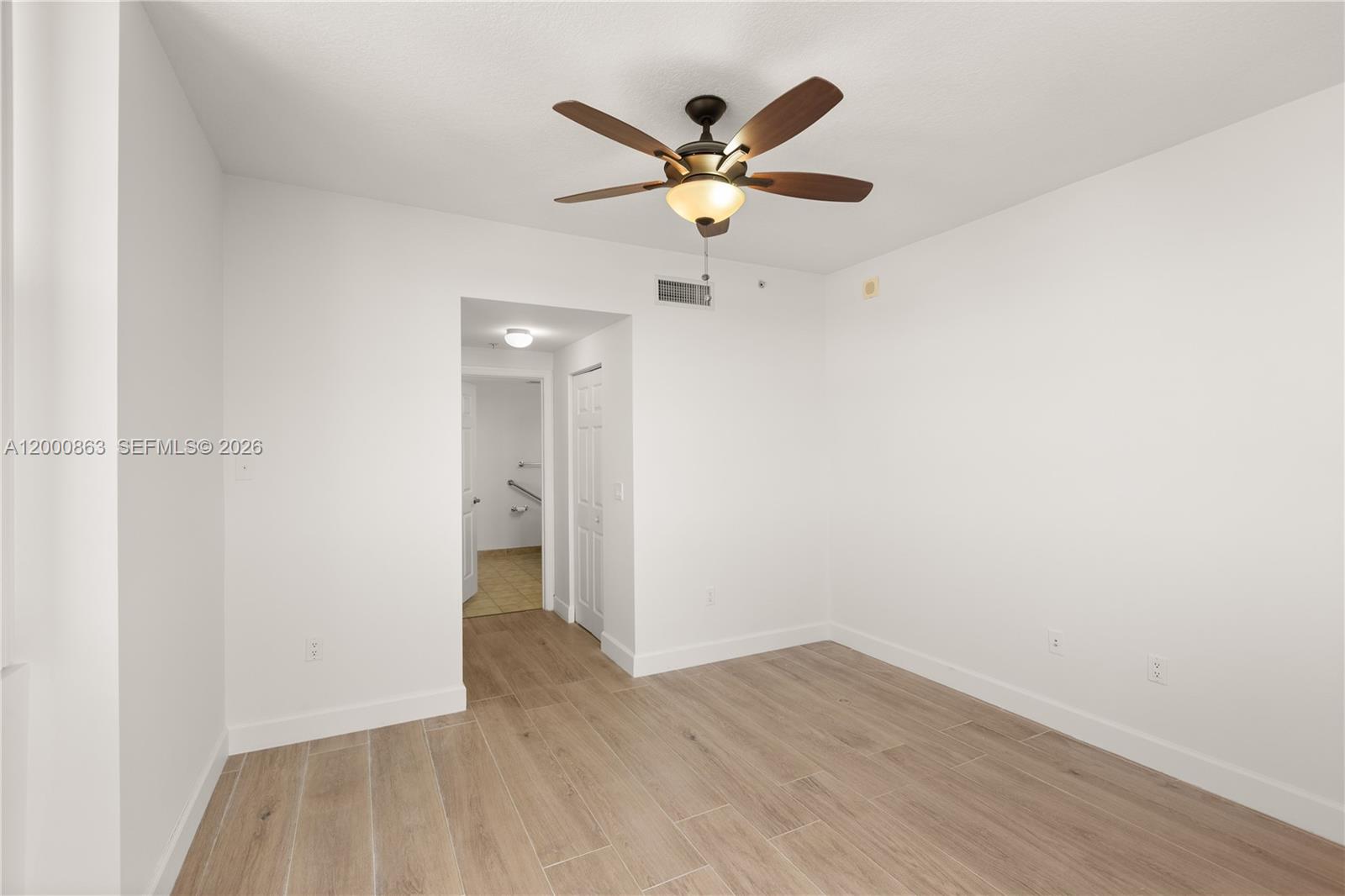 PUERTA DE PALMAS CONDO - Residential