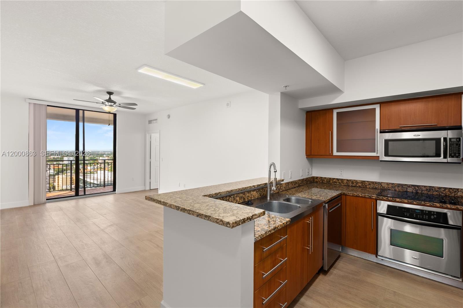 PUERTA DE PALMAS CONDO - Residential