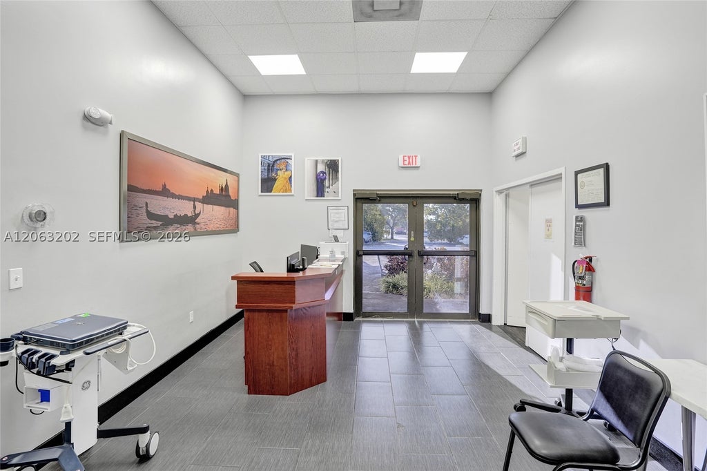 Photo of 3401 Davie Blvd, Fort Lauderdale, FL 33312 (MLS # A12063202)