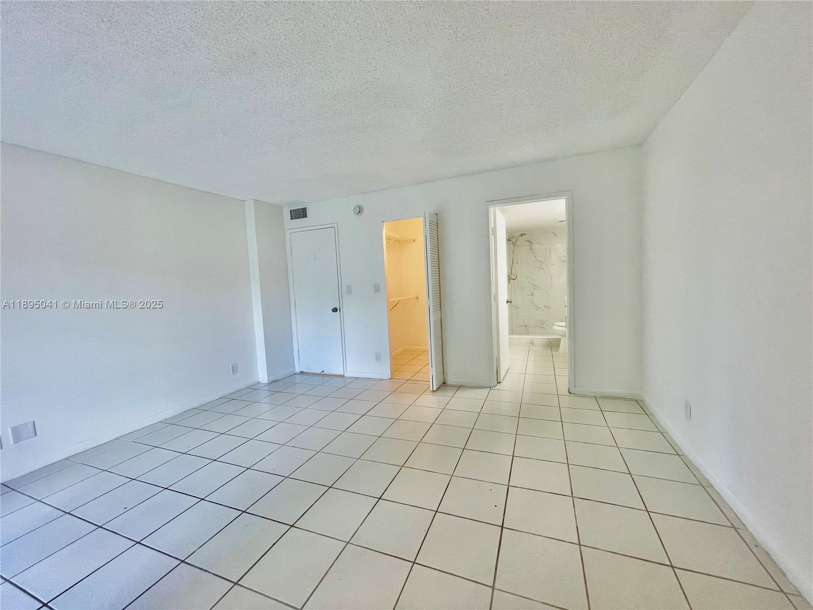 CYPRESS BEND CONDOMINIUM - Residential Lease