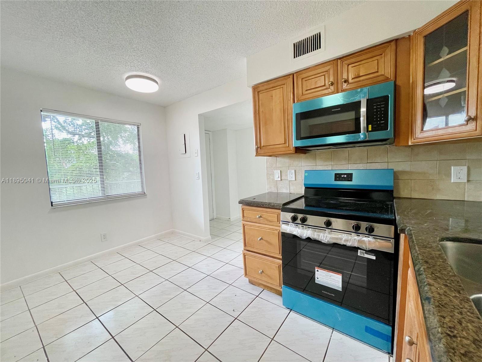 CYPRESS BEND CONDOMINIUM - Residential Lease
