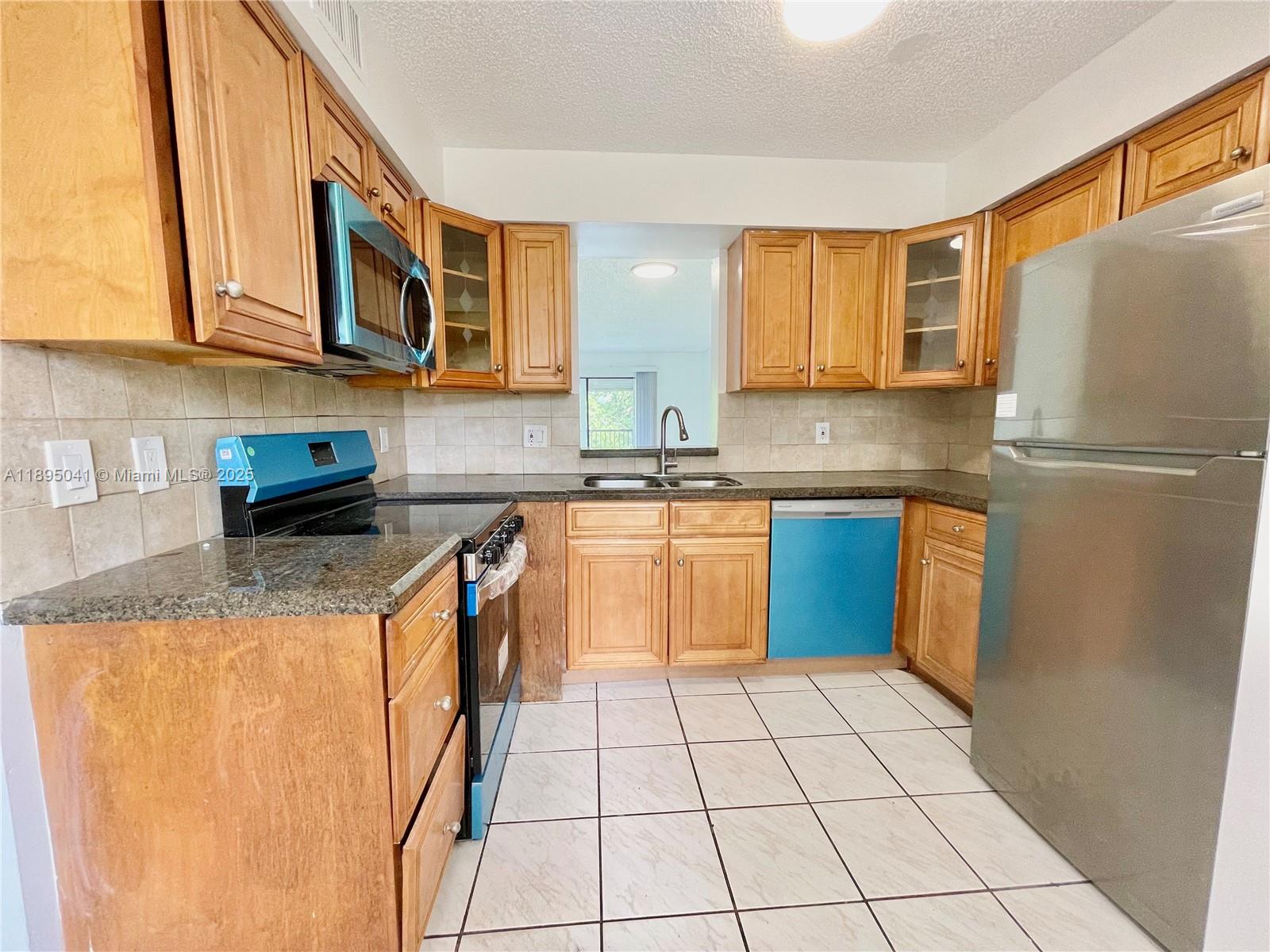CYPRESS BEND CONDOMINIUM - Residential Lease