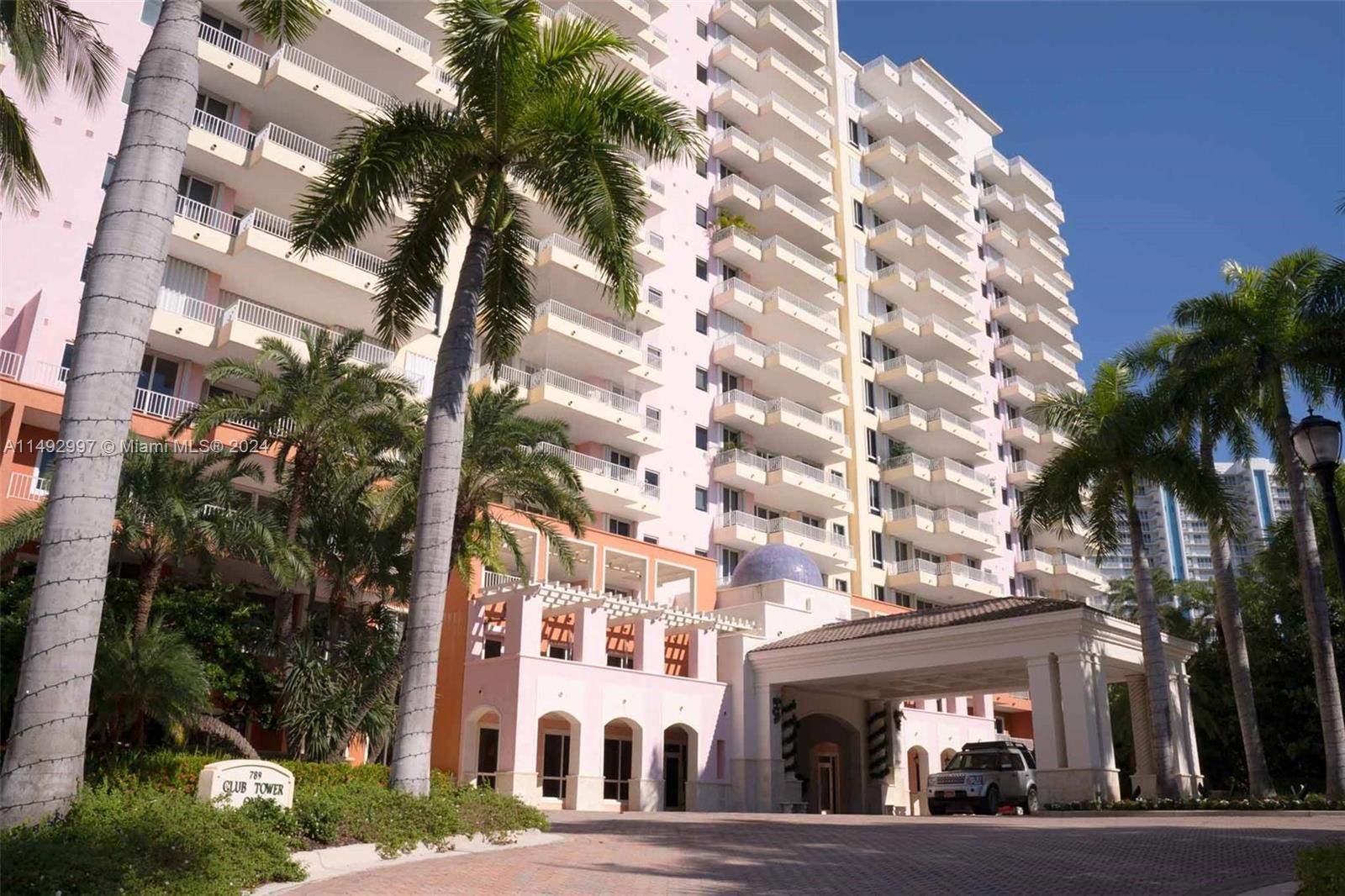 Property for Sale at 799 Crandon Blvd 108, Key Biscayne, Miami-Dade County, Florida - Bedrooms: 4 
Bathrooms: 5  - $3,795,000