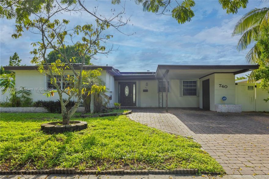 Welcome to your next home! This beautifully maintained 3-bedroom, 2-bathroom property offers modern comfort, smart energy saving which includes a solar panels for energy efficiency and reduced utility bills. The has a inviting indoor/outdoor living spaces—perfect for families, entertainers, or anyone looking for a move-in-ready home.