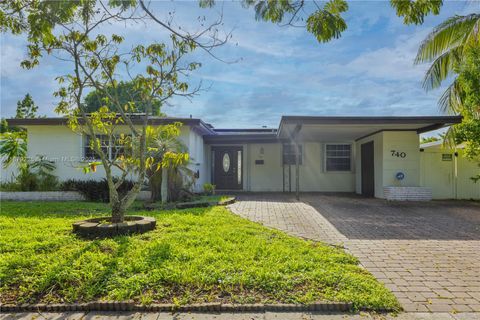 Photo of 740 N 73rd Ter, Hollywood, FL 33024 (MLS # A11879226)
