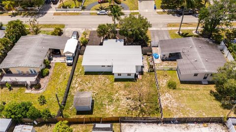 Tiny photo for 3331 SW 21st St, Fort Lauderdale, FL 33312 (MLS # A12000723)