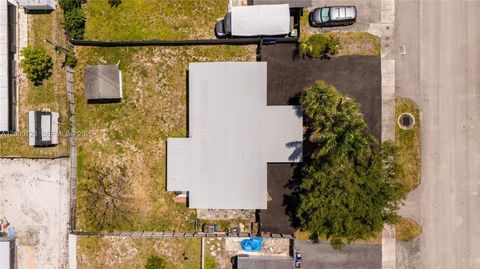 Tiny photo for 3331 SW 21st St, Fort Lauderdale, FL 33312 (MLS # A12000723)