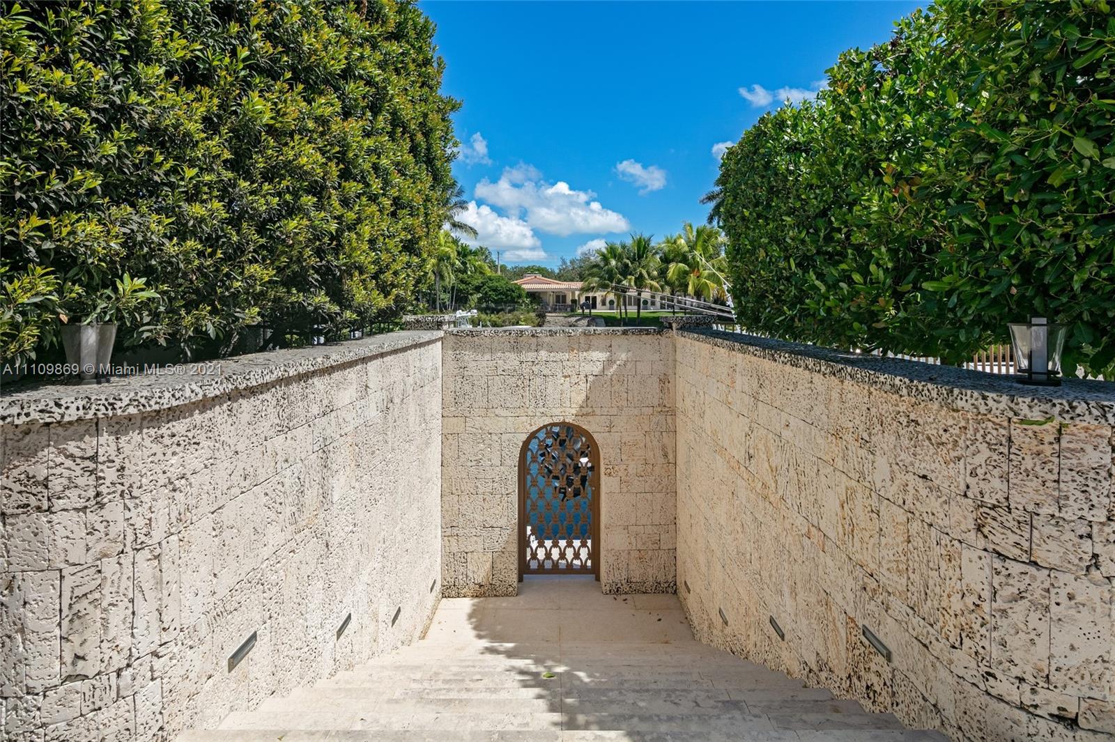 CORAL GABLES RIVIERA SEC - Residential