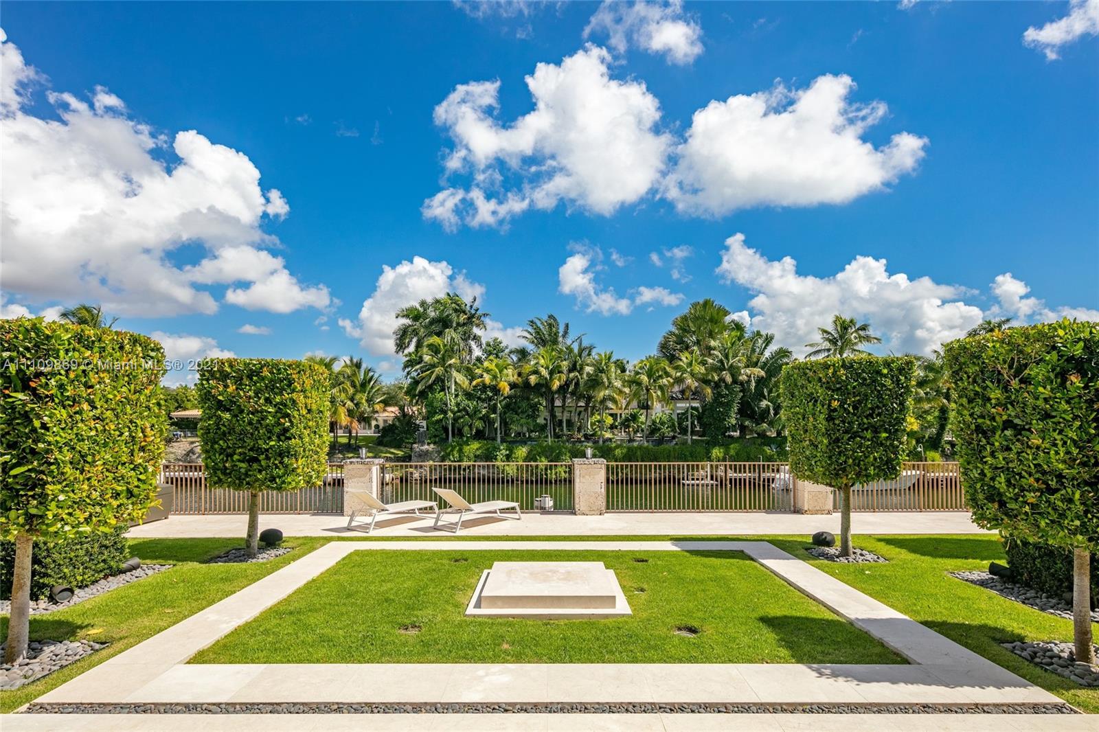 CORAL GABLES RIVIERA SEC - Residential