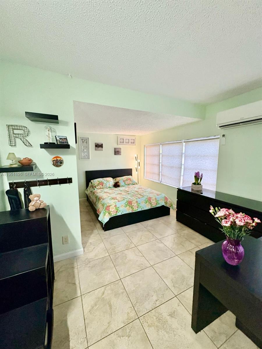 DIXIE GARDENS - Residential